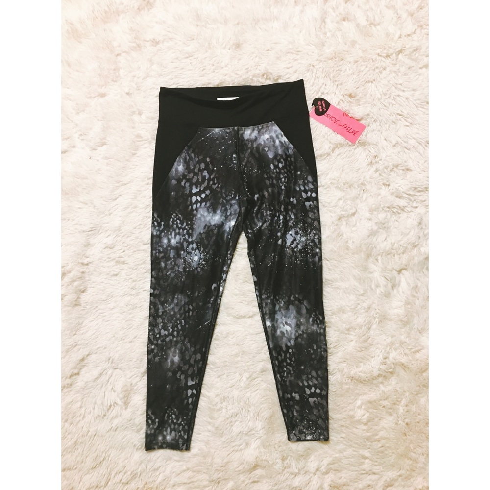 NWOT Betsey Johnson leggings